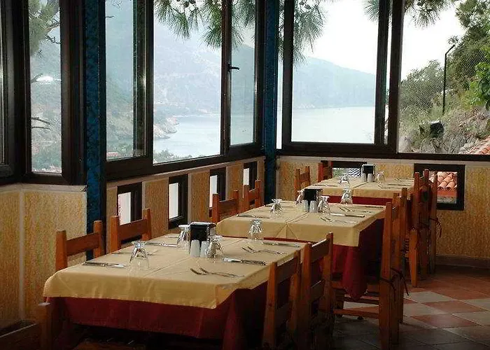Bellevue Hotell 3*